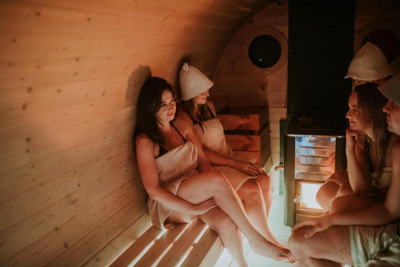 Aloha Glamp - Okragle Domki Przy Rzece - Balia I Sauna - Energylandia Zagornik Екстериор снимка