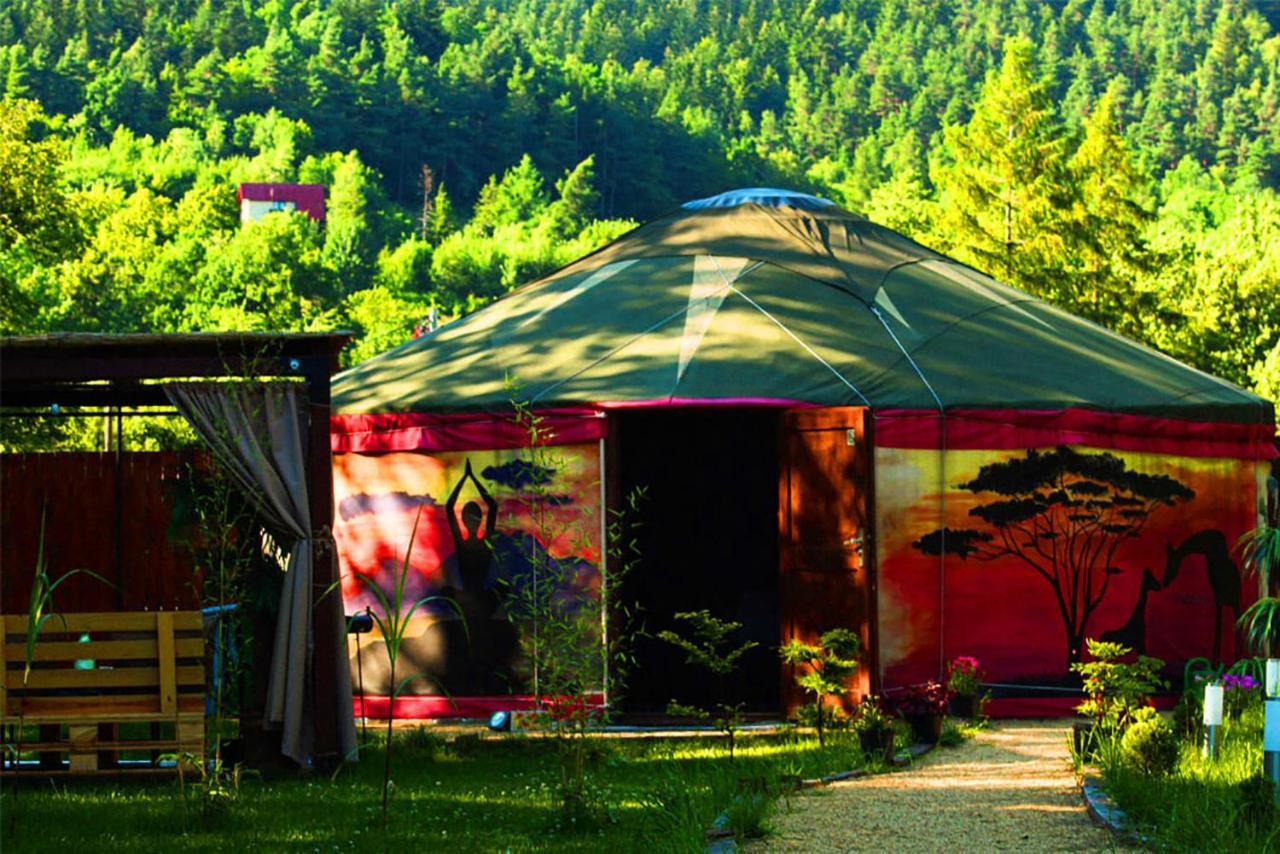 Aloha Glamp - Okragle Domki Przy Rzece - Balia I Sauna - Energylandia Zagornik Екстериор снимка