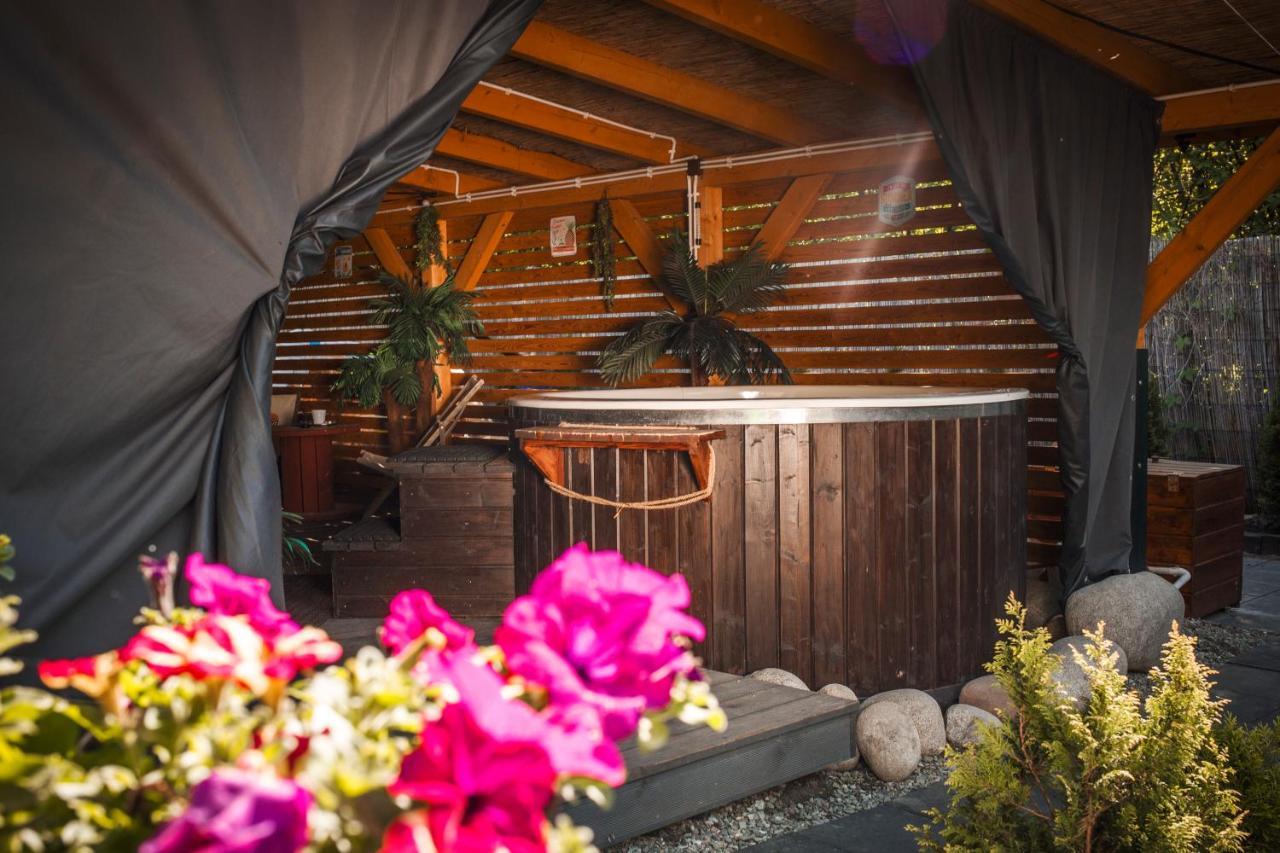 Aloha Glamp - Okragle Domki Przy Rzece - Balia I Sauna - Energylandia Zagornik Екстериор снимка