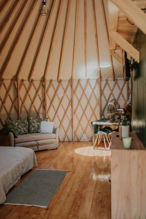Aloha Glamp - Okragle Domki Przy Rzece - Balia I Sauna - Energylandia Zagornik Екстериор снимка