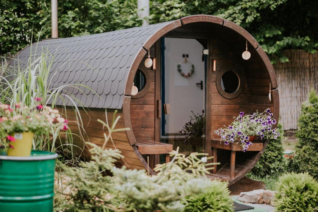 Aloha Glamp - Okragle Domki Przy Rzece - Balia I Sauna - Energylandia Zagornik Екстериор снимка