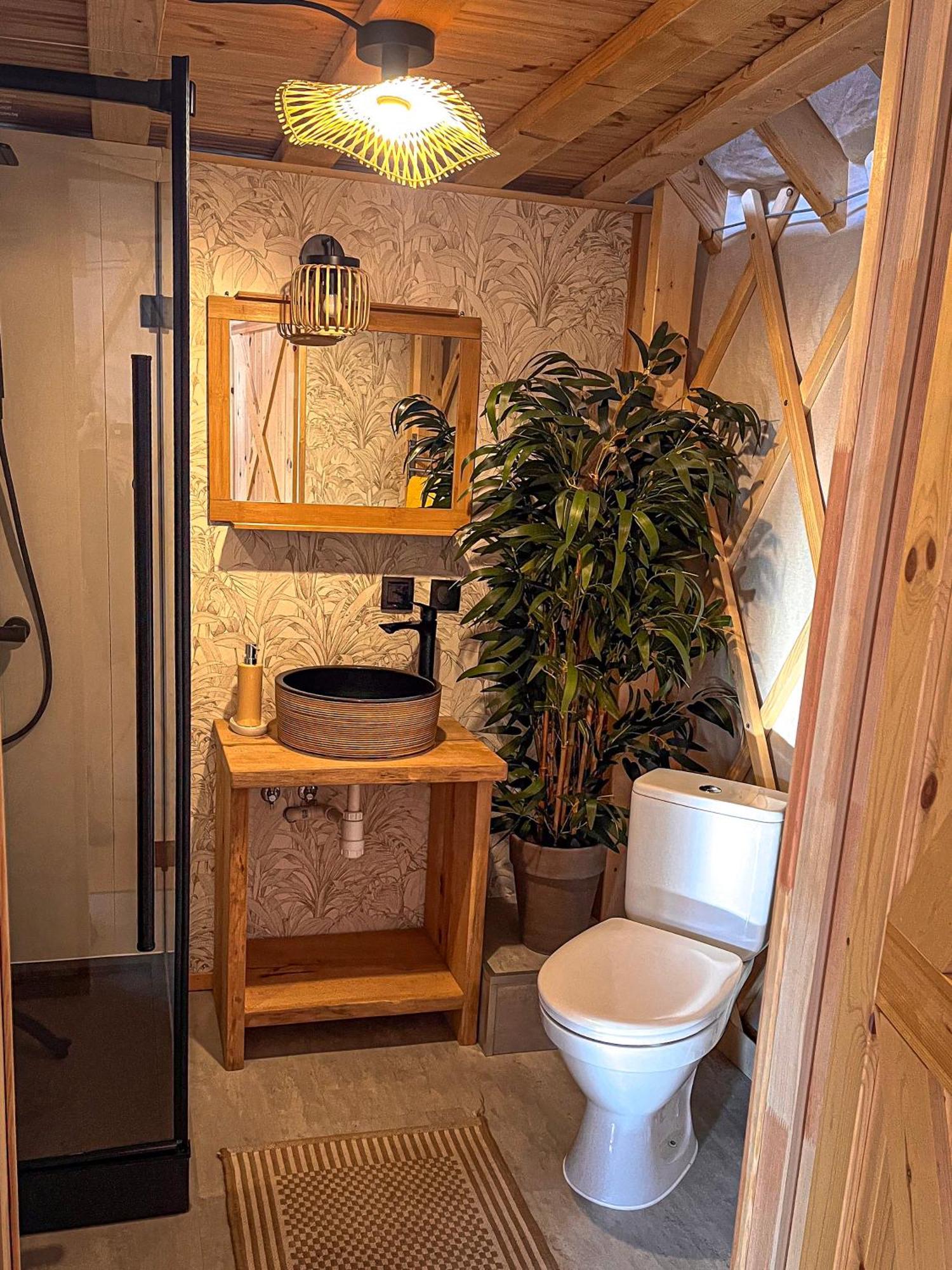 Aloha Glamp - Okragle Domki Przy Rzece - Balia I Sauna - Energylandia Zagornik Стая снимка