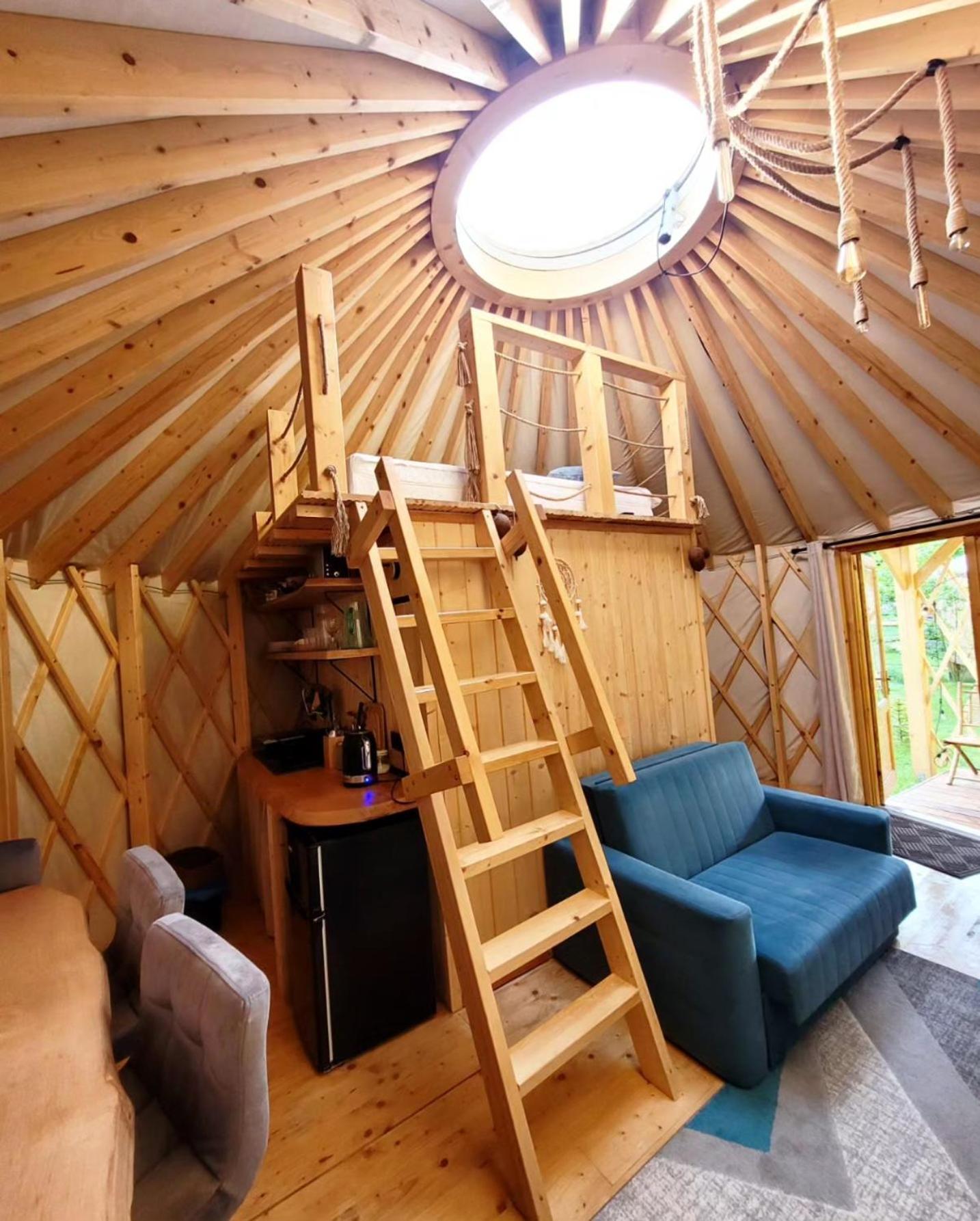 Aloha Glamp - Okragle Domki Przy Rzece - Balia I Sauna - Energylandia Zagornik Стая снимка