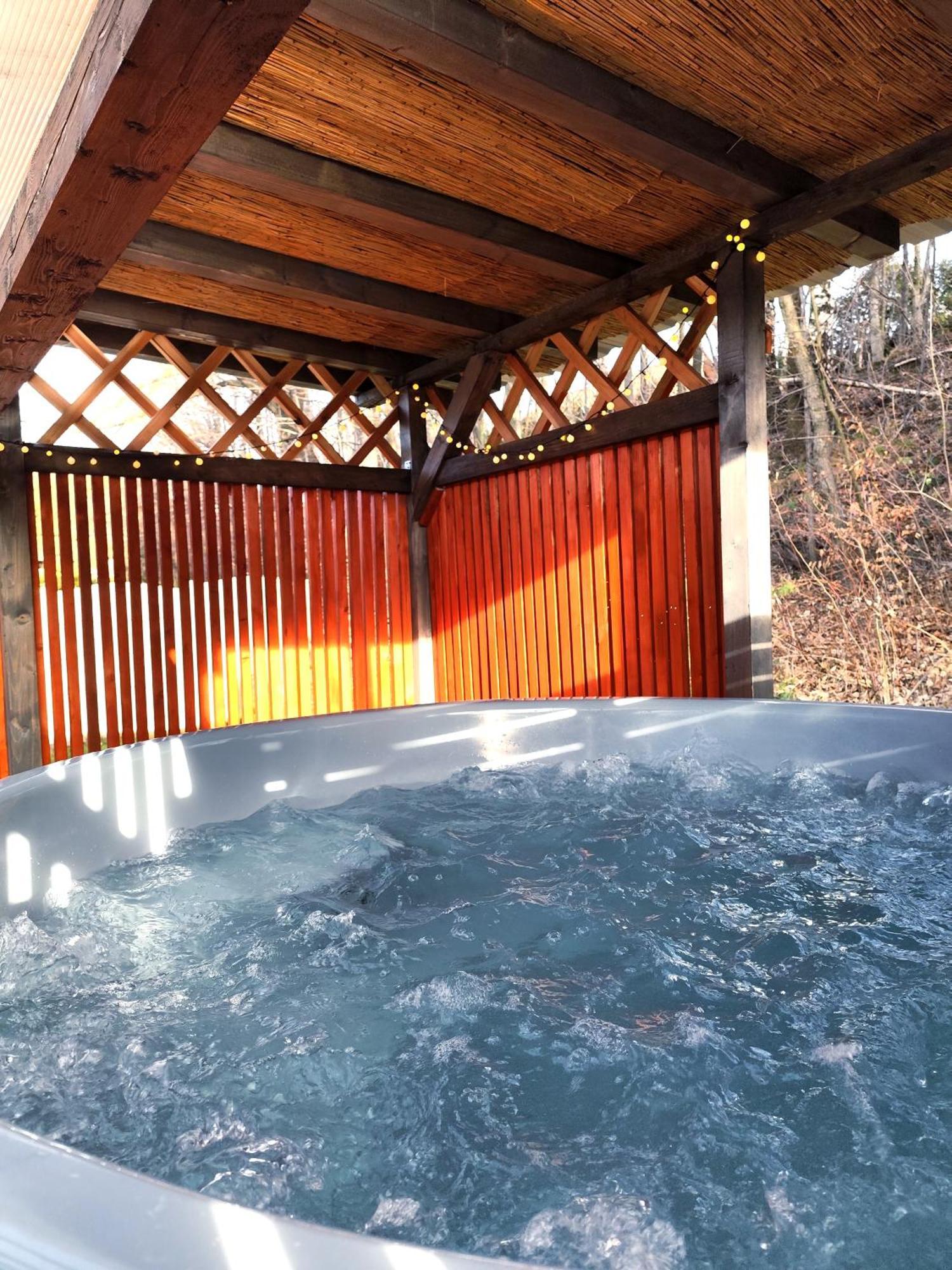 Aloha Glamp - Okragle Domki Przy Rzece - Balia I Sauna - Energylandia Zagornik Екстериор снимка