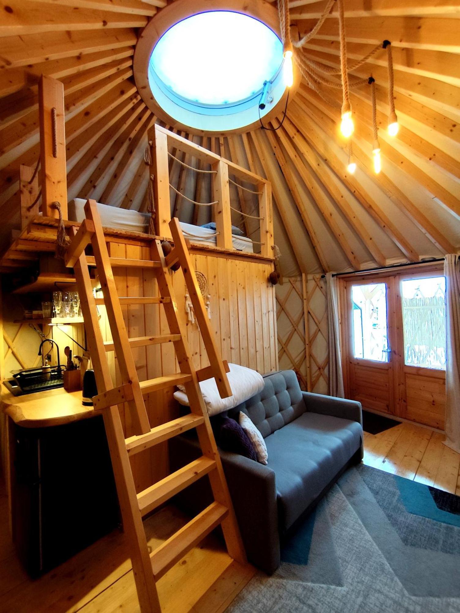 Aloha Glamp - Okragle Domki Przy Rzece - Balia I Sauna - Energylandia Zagornik Екстериор снимка