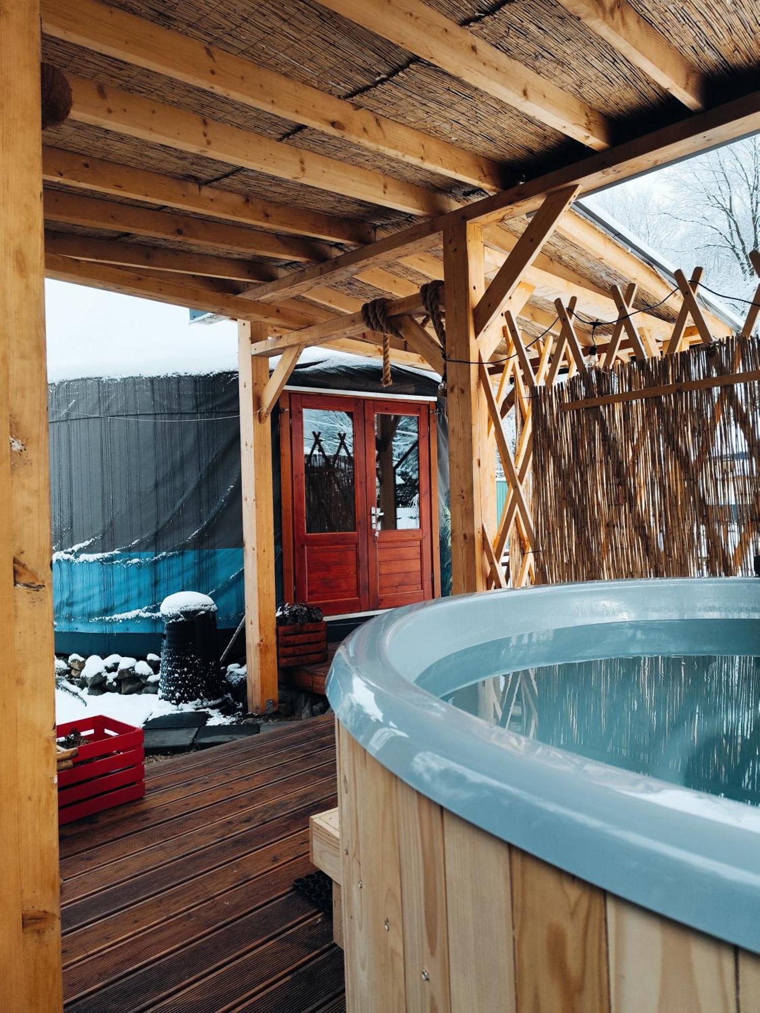 Aloha Glamp - Okragle Domki Przy Rzece - Balia I Sauna - Energylandia Zagornik Екстериор снимка
